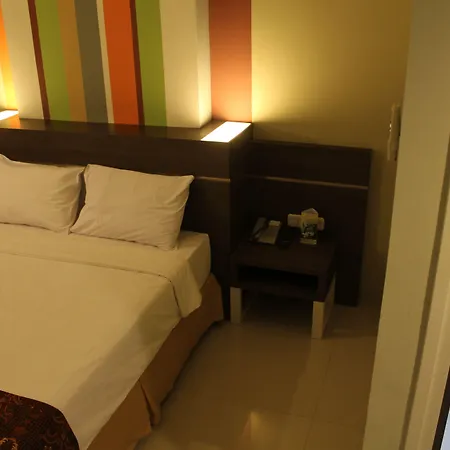 Pose In Hotel Solo-3